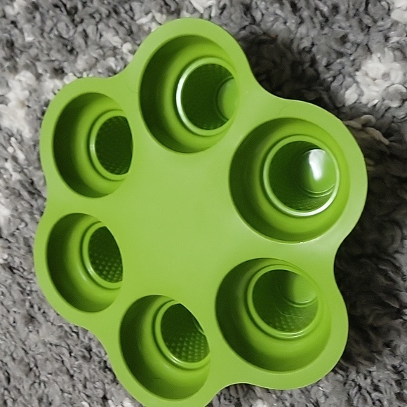 Silicone Ice Cream Cone Cupcake Pan NEW - Picture 2 of 4
